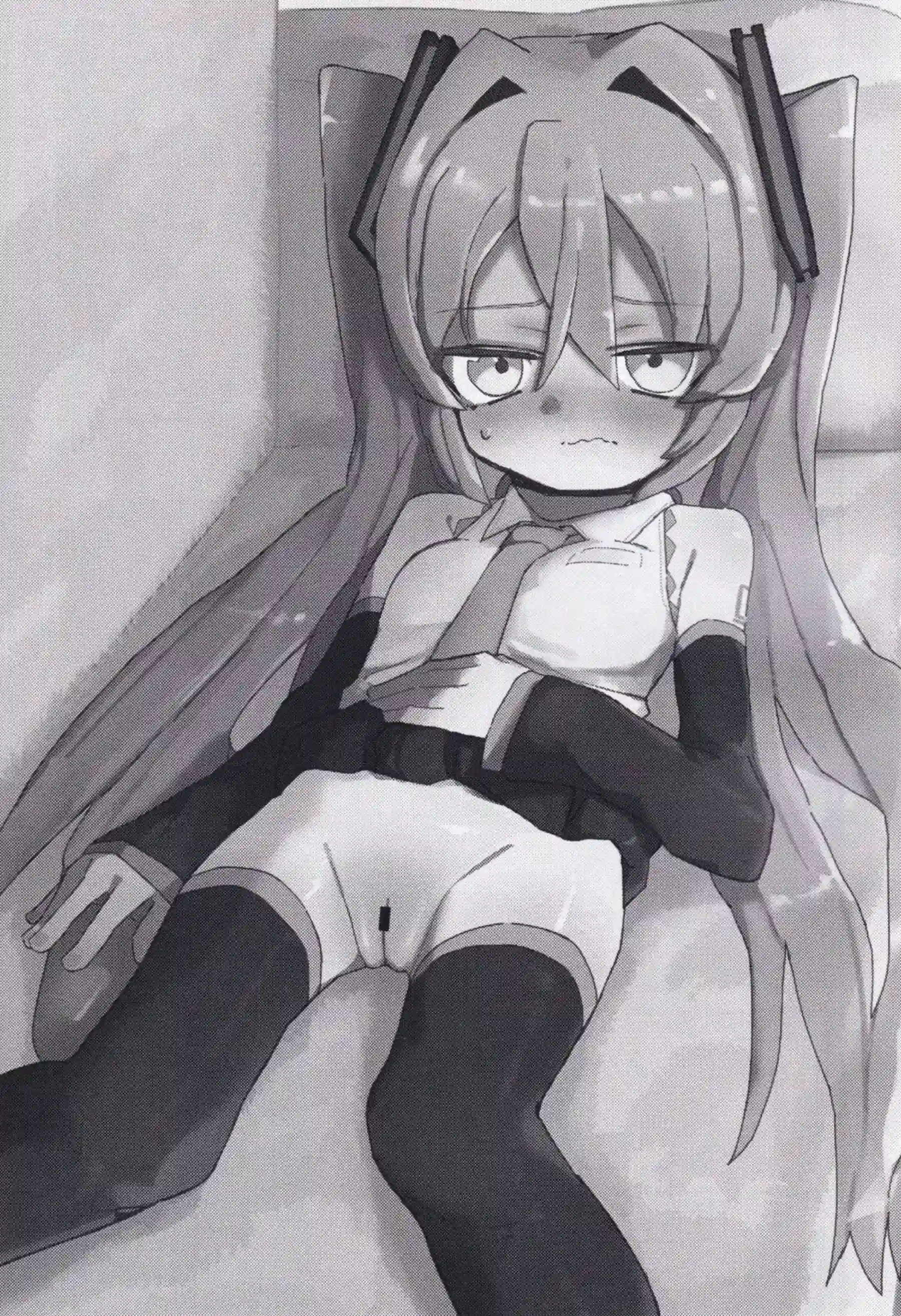 初音ミクが小さくて可愛いものを優しく包み込む！ 恥じらいながらも求めて腰を動かす！ - PAGE 002